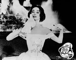 17. "Aus der Raupe wurde nicht nur ein Schmetterling, sondern ein Paradiesvogel": urteilt man &uuml;ber die verwandelte Jo (Audrey Hepburn).