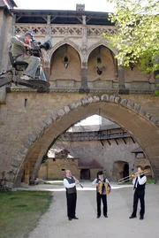 Das &bdquo;Spirk Trio&ldquo; im Hof von Burg Kreuzenstein.