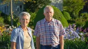 Hinter den Hecken Irisgarten in Oetlishausen bei Hohentannen TG Staffel 5 Folge 2 Sharlene Sutter und Thomas Stark im Irisgarten 2022