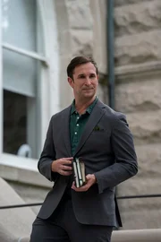 Harry Wilson (Noah Wyle)