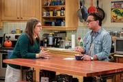 Mayim Bialik (Amy Farrah Fowler), Johnny Galecki (Leonard Hofstadter).