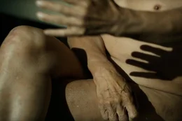 In seinem Film setzt Wang Bing den von Folter und Misshandlungen gezeichneten nackten K&ouml;rper des Komponisten Wang Xilin (Bild) in Szene.