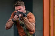 AF Sgt. JJ Kinney (Liam Hemsworth)