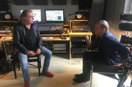 rbb Fernsehen SO KLANG DIE DEFA - FILMMUSIK AUS BABELSBERG, am Dienstag (02.10.18) um 21:00 Uhr. Wer heute an die DEFA denkt, an das filmische Erbe der DDR, hat wohl nicht nur Filmbilder im Kopf, sondern auch einige der unverg&auml;nglichen Melodien, die in Babelsberg entstanden sind, die Filmmusiken der DEFA. - Der Komponist Thomas Natschinski (li.) und Knut Elstermann &copy; rbb/ Media Park GmbH, honorarfrei - Verwendung gem&auml;&szlig; der AGB im engen inhaltlichen, redaktionellen Zusammenhang mit genannter rbb-Sendung bei Nennung "Bild: rbb/ Media Park GmbH" (S2+). rbb Presse & Information, Masurenallee 8-14, 14057 Berlin, Tel: 030/97 99 3-12118 oder -12116, pressefoto@rbb-online.de