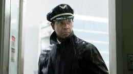 William &bdquo;Whip&ldquo; Whitaker (Denzel Washington) ist der Flugkapit&auml;n auf dem US-Inlandsflug von Orlando, Florida, nach Atlanta im Bundestaat Georgia.