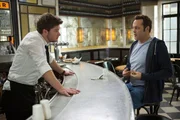 David (Vince Vaughn, r.)