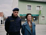 Patrick Brandl (Thomas Prenn, l.) und Marion Geyer (Regina Fritsch, r.) ermitteln in einem Mordfall.