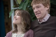 Mary (Rachel McAdams) wei&szlig; nicht, dass ihr Mann Tim (Domhnall Gleeson) Zeitreisen machen kann.
