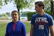 Mit jeder weiteren "Personal-Training"-Runde merken Sandra (Katharina Wackernagel) und Otis (Rick Okon), dass sie auf ihre Treffen nicht mehr verzichten m&ouml;chten.
