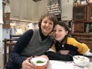 Julia mit ihrer Mutter.