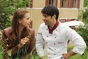 ARD STURM DER LIEBE FOLGE 1340, am Donnerstag um 15:10 Uhr im ERSTEN. Eva (Uta Kargel, l.) und Robert (Lorenzo Patan&eacute;, r.) genie&szlig;en ihre magische Verbundenheit.