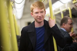 Tim (Domhnall Gleeson) glaubt, dass sein Leben perfekt ist und Zeitreisen &uuml;berhaupt nicht mehr n&ouml;tig sind, doch auch sein Leben ist vor Schicksalsschl&auml;gen nicht gesch&uuml;tzt ...