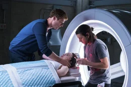 James Norton (Jamie), Ellen Page (Courtney Holmes), Diego Luna (Ray).