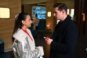 Charlotte "Charlie" (Shaolyn Fernandez) und Deniz (Igor Dolgatschew)
