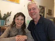 Julia mit ihrem Vater.