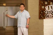 Calvin Schmidt (Patton Oswalt) schlägt einen Deal vor: Er besorgt dem Team neue Papiere, wenn sie es schaffen einen ehemaligen syrischen Geheimdienstagent loszuwerden. Calvin Schmidt (Patton Oswalt) schlägt einen Deal vor: Er besorgt dem Team neue Papiere, wenn sie es schaffen einen ehemaligen syrischen Geheimdienstagent loszuwerden.