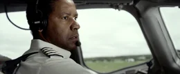 Whip (Denzel Washington) hat das Unm&ouml;gliche geschafft und versucht das von ihm wieder stabilisierte Flugzeug auf einer Wiese notzulanden. Weiteres Bildmaterial finden Sie unter www.br-foto.de.