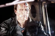 Der Terminator (Arnold Schwarzenegger) ist auf Vernichtung eingestellt.