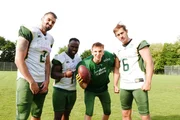 "pur+" - Moderator Eric Mayer beim American Football