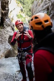 v.li.: Gunnar Amor und Peter Lampacher beim Canyoning.