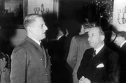 Otto Abetz (li.), deutscher Botschafter in Paris, und Fernand de Brinon (re.), Botschafter des Vichy-Regimes in Paris, trieben die Kollaboration gemeinsam voran.