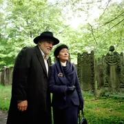 Mario Adorf (Jochen Epstein), Annie Giradot (Hannah Liebermann).