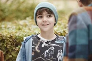 Selbstverst&auml;ndlich hat Momo (Fino Murteira Dayekh) seine geliebte Oma an ihren neuen Wohnort begleitet und lernt auch gleich Helene kennen.