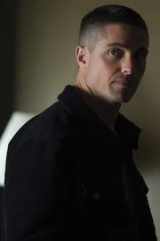 Tim Bradford (Eric Winter) Tim Bradford (Eric Winter)