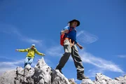 Heinz Zak (r.) und Daniel Sikan wandern.
