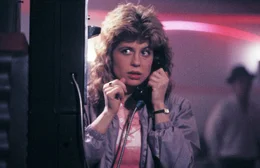 Sarah Connor (Linda Hamilton) ahnt nicht, dass sie in naher Zukunft der Schl&uuml;ssel zur Rettung der Menschheit sein wird.