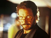 Regisseur Uhu Zigeuner (G&ouml;tz George) will die Filmrechte von Autor Windisch f&uuml;r seinen Bestseller "Lorelei" und das darf auf keinen Fall scheitern.