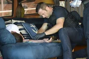Steve McGarrett (Alex O'Loughlin) stellt fest, dass die Passagiere der Yacht einen t&ouml;dlichen Virus zum Opfer gefallen sind - bringt das auch ihn und sein Team in Gefahr?