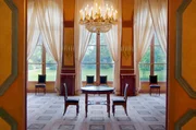 Zur Zeit des Nationalsozialismus war das Palais Beauharnais in Paris die Botschaft des Deutschen Reiches, heute ist es die Residenz des deutschen Botschafters.