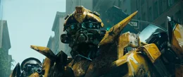 Die Autobots und Decepticons sind auf der Suche nach einem geheimnisvollen W&uuml;rfel, der den entscheidenden Ausschlag im endg&uuml;ltigen Kampf Gut gegen B&ouml;se geben soll ...