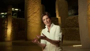 Ina Wunn in der Ausgrabungsstätte Göbekli Tepe: Finden wir hier Spuren der ersten Religionen? Ina Wunn in der Ausgrabungsstätte Göbekli Tepe: Finden wir hier Spuren der ersten Religionen?
