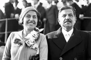 Jos&eacute;e de Chambrun (li.), die Tochter des Vichy-Premierministers Pierre Laval (re.), ist eine enge Vertraute von Abetz und Brinon, die in ihren Tageb&uuml;chern sowohl die politische Kollaboration als auch das Pariser Gesellschaftsleben festh&auml;lt.
