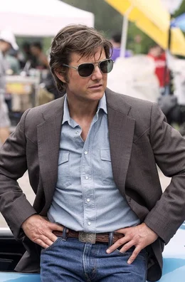 Barry Seal (Tom Cruise)