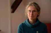 Franziska Fichtmüller ist verantwortlich für die Gäste, die während ihrer Auszeit im Südflügel des Klosters wohnen. Frauen zwischen 18 und 47 Jahren dürfen eine Zeit mit den Schwestern zwischen Gebet und Arbeit (ora et labora) leben. Franziska Fichtmüller ist verantwortlich für die Gäste, die während ihrer Auszeit im Südflügel des Klosters wohnen. Frauen zwischen 18 und 47 Jahren dürfen eine Zeit mit den Schwestern zwischen Gebet und Arbeit (ora et labora) leben.