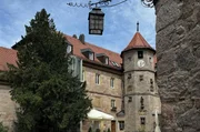Der Schwanberg, auf dem das Kloster steht, dient seit Jahrtausenden als Zufluchts- und Rückzugsort und wird auch heute noch so genutzt. Der Schwanberg, auf dem das Kloster steht, dient seit Jahrtausenden als Zufluchts- und Rückzugsort und wird auch heute noch so genutzt.