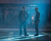 Jack McClane (Jai Courtney l.) und John McClane (Bruce Willis)   Die Verwendung des sendungsbezogenen Materials ist nur mit dem Hinweis und Verlinkung auf RTL+ gestattet.; Jack McClane (Jai Courtney l.) und John McClane (Bruce Willis)   Die Verwendung des sendungsbezogenen Materials ist nur mit dem Hinweis und Verlinkung auf RTL+ gestattet.