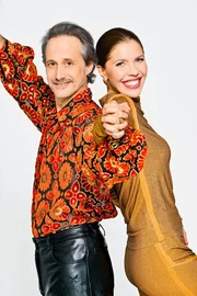 Michael Ostrowski und Victoria Swarovski moderieren den Eurovision Song Contest.