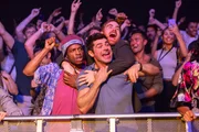v.li.: Wes (Jermaine Fowler), Dean (Zac Efron) und JT (Andrew Santino)