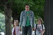 Alexis Rae Forlenza (Kelly), Pete Davidson (Scott Carlin), Luke David Blumm (Harold).