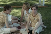 L-R: Oskar Bökelmann (Claus), Lena Klenke (Trixie), Anton von Lucke (Stephan Jänicke). L-R: Oskar Bökelmann (Claus), Lena Klenke (Trixie), Anton von Lucke (Stephan Jänicke).