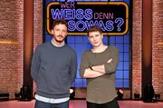 Als Kandidaten zu Gast bei "Wer wei&szlig; denn sowas?": Der Autor und Moderator Tommi Schmitt (l.) und der Influencer Falco Punch (r.).
