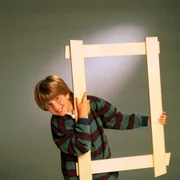 Der kleine Mark (Taran Noah Smith) zerbricht eines der Lieblingswerkzeuge seines Vaters und sieht keinen anderen Ausweg, als die Flucht zu ergreifen.