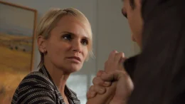 Vicky (Kristin Chenoweth)