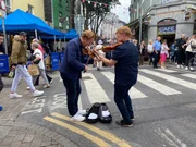 Daniel Hope und Sean Smyth als Stra&szlig;enmusikanten in Galway.
