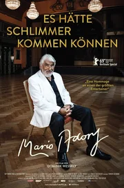 In dem Kino-Dokumentarfilm &bdquo;Es h&auml;tte schlimmer kommen k&ouml;nnen - Mario Adorf&rdquo; blickt der Regisseur Dominik Wessely auf das Leben und die einzigartige Karriere Mario Adorfs und erz&auml;hlt von dessen Leidenschaft f&uuml;r Theater, Kino, Gesang und das Schreiben von Geschichten.
