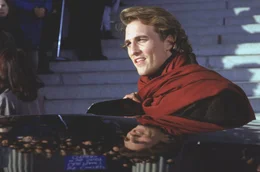 Fasziniert von Ellies Erfolg unterst&uuml;tzt Palmer Joss (Matthew McConaughey) sie mit Leibeskr&auml;ften ...